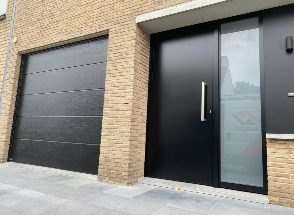 Aluminium facade after professional relacquering by Noevo